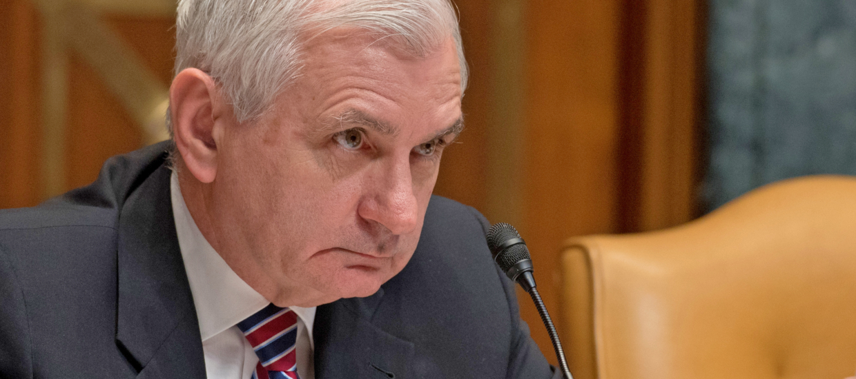 Reed Urges Trump to Cancel Putin Meeting